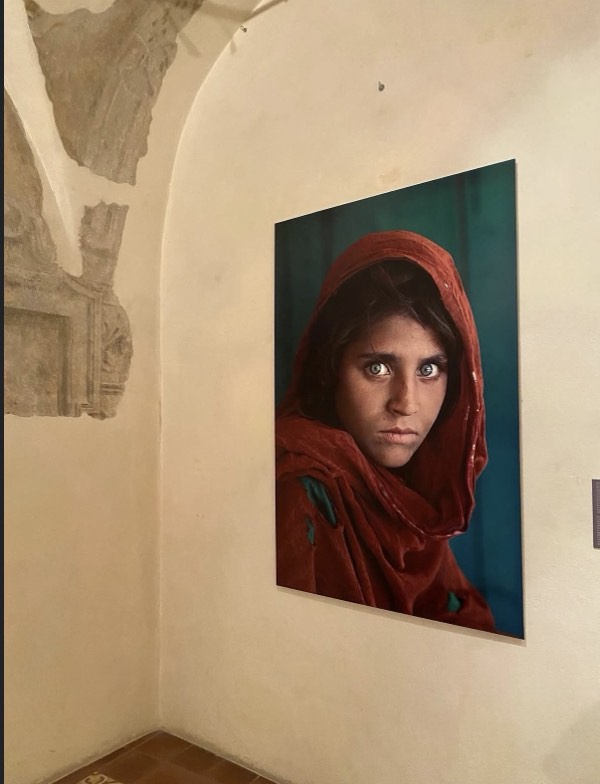 Ritratto della ragazza afghana di Steve McCurry